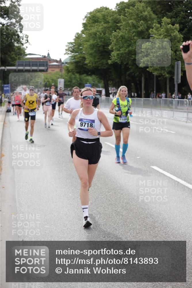 29.06.2025 - hella hamburg halbmarathon Jannik Wohlers http://msf.ph/oto/8143893 29.06.2025 10:08:43 Lombardsbrücke 1147, 1188, 1838, 2978, 7453, 9718, 10819, 11067, 11496, 13210, 13592, 13593, 13660, 14736, 15586, 15592, 17347, 18266, 18505 meine-sportfotos.de
