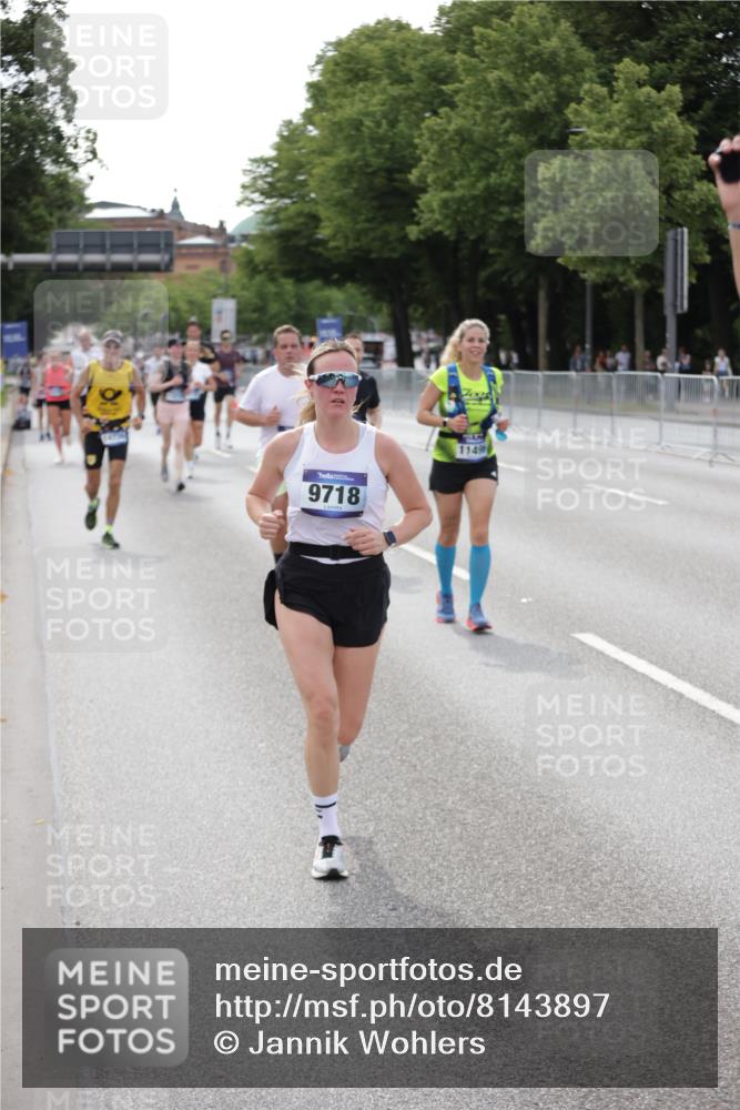 29.06.2025 - hella hamburg halbmarathon Jannik Wohlers http://msf.ph/oto/8143897 29.06.2025 10:08:43 Lombardsbrücke 1147, 1188, 1838, 2978, 7453, 9718, 10819, 11067, 11496, 13210, 13592, 13593, 13660, 14736, 15586, 15592, 17347, 18266, 18505 meine-sportfotos.de