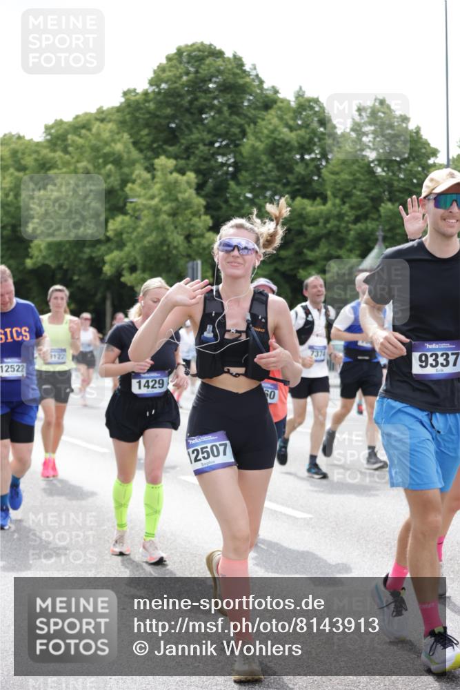 29.06.2025 - hella hamburg halbmarathon Jannik Wohlers http://msf.ph/oto/8143913 29.06.2025 10:45:56 Lombardsbrücke 1429, 1465, 1532, 1608, 1837, 2500, 2813, 2951, 3410, 4119, 4448, 5697, 5854, 6068, 7303, 7364, 7368, 7374, 7960, 7983, 8047, 8700, 9129, 9337, 9445, 10153, 11361, 11910, 12298, 12333, 12507, 12522, 13076, 13122, 13213, 13449, 13499, 14250, 14473, 15305, 15683, 16717, 16912, 17006, 17170, 17704, 17936, 18018, 18214, 18334 meine-sportfotos.de
