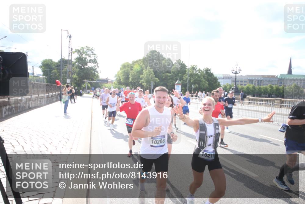 29.06.2025 - hella hamburg halbmarathon Jannik Wohlers http://msf.ph/oto/8143916 29.06.2025 09:52:36 Lombardsbrücke 1012, 1070, 1163, 1176, 1391, 1735, 1782, 2048, 2213, 2233, 2590, 2788, 2970, 3021, 3098, 3304, 3907, 3917, 3928, 4080, 4277, 4691, 4933, 4981, 5132, 5476, 5682, 6081, 6152, 6712, 6716, 7005, 7093, 7147, 7325, 7599, 8145, 8467, 8694, 8704, 8722, 8819, 9081, 9213, 9232, 9374, 9538, 9540, 10208, 10211, 10216, 10251, 10313, 10750, 11153, 11291, 11346, 11469, 11778, 12154, 12534, 12685, 12783, 12966, 13709, 13782, 14351, 14661, 14690, 14849, 15126, 15133, 16414 meine-sportfotos.de