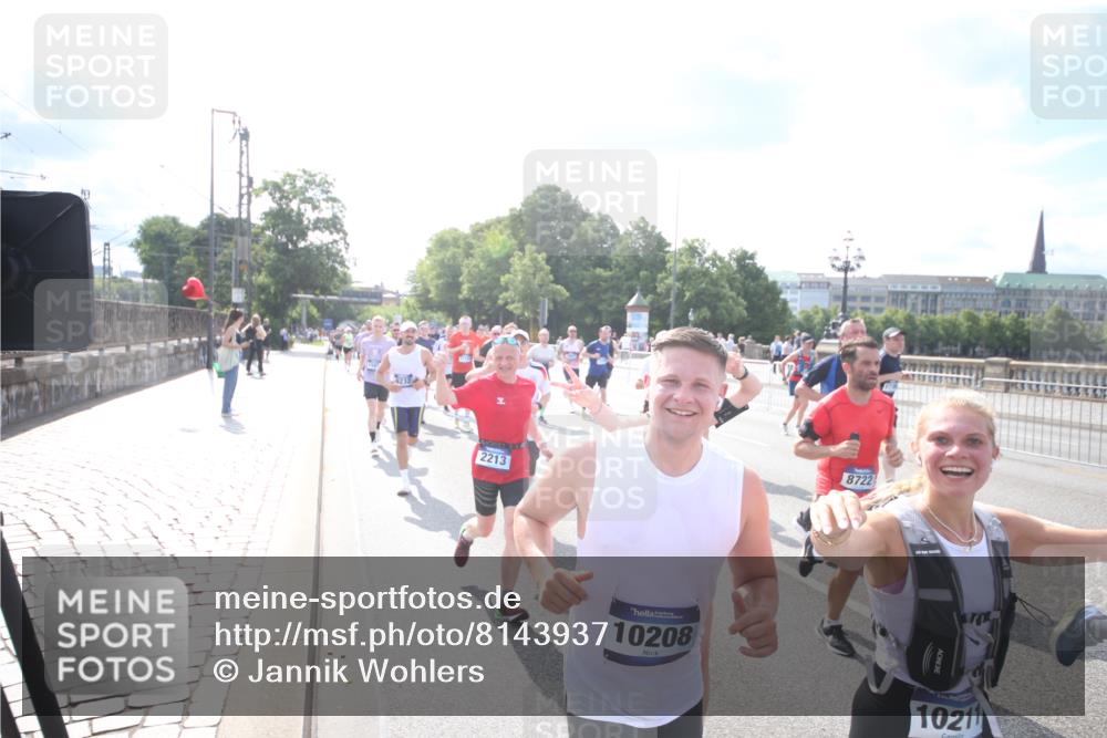 29.06.2025 - hella hamburg halbmarathon Jannik Wohlers http://msf.ph/oto/8143937 29.06.2025 09:52:36 Lombardsbrücke 1012, 1070, 1163, 1176, 1391, 1735, 1782, 2048, 2213, 2233, 2590, 2788, 2970, 3021, 3098, 3304, 3907, 3917, 3928, 4080, 4277, 4691, 4933, 4981, 5132, 5476, 5682, 6081, 6152, 6712, 6716, 7005, 7093, 7147, 7325, 7599, 8145, 8467, 8694, 8704, 8722, 8819, 9081, 9213, 9232, 9374, 9538, 9540, 10208, 10211, 10216, 10251, 10313, 10750, 11153, 11291, 11346, 11469, 11778, 12154, 12534, 12685, 12783, 12966, 13709, 13782, 14351, 14661, 14690, 14849, 15126, 15133, 16414 meine-sportfotos.de