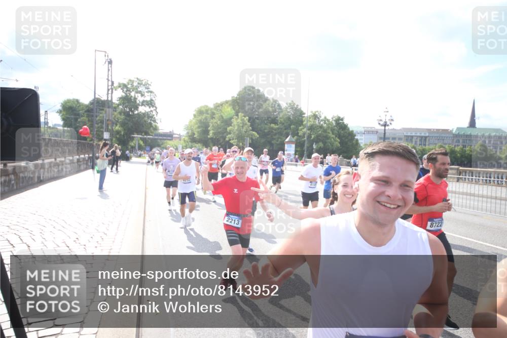 29.06.2025 - hella hamburg halbmarathon Jannik Wohlers http://msf.ph/oto/8143952 29.06.2025 09:52:37 Lombardsbrücke 1012, 1070, 1163, 1391, 1735, 1782, 2048, 2213, 2233, 2590, 2788, 2970, 3021, 3098, 3304, 3907, 3917, 3928, 4277, 4691, 4933, 4981, 4997, 5132, 5476, 5682, 6081, 6152, 6712, 6716, 7005, 7093, 7147, 7325, 7599, 8145, 8467, 8664, 8694, 8704, 8722, 8819, 9081, 9213, 9232, 9374, 9538, 9540, 10208, 10211, 10216, 10251, 10313, 10750, 11094, 11153, 11291, 11346, 11469, 11778, 12154, 12534, 12685, 12783, 12966, 13051, 13709, 13782, 14351, 14661, 14690, 14849, 15126, 15133 meine-sportfotos.de