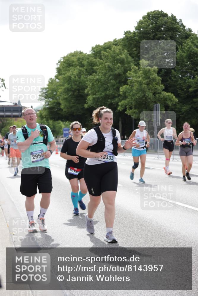 29.06.2025 - hella hamburg halbmarathon Jannik Wohlers http://msf.ph/oto/8143957 29.06.2025 10:45:59 Lombardsbrücke 1429, 1465, 1532, 1608, 1837, 2500, 2697, 4119, 4448, 5697, 5854, 6068, 6124, 6161, 7303, 7364, 7368, 7374, 7960, 7983, 8047, 8551, 8700, 9129, 9337, 9445, 10153, 11361, 11910, 12298, 12333, 12507, 12522, 13076, 13122, 13213, 13449, 13499, 14250, 14473, 15305, 15683, 16218, 16717, 16912, 17006, 17170, 17633, 17704, 17936, 18018, 18458 meine-sportfotos.de
