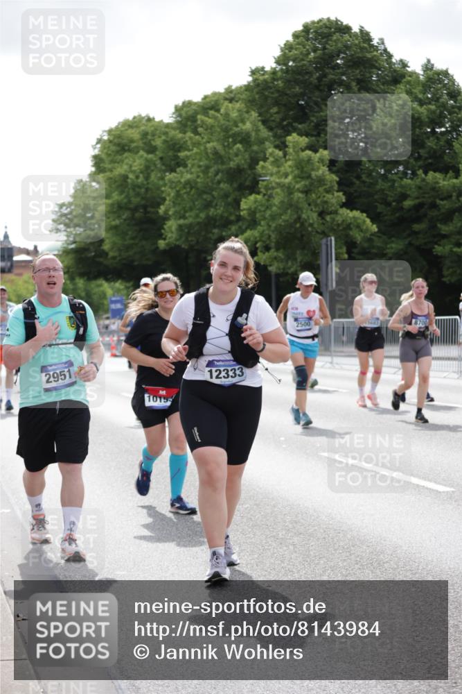 29.06.2025 - hella hamburg halbmarathon Jannik Wohlers http://msf.ph/oto/8143984 29.06.2025 10:45:59 Lombardsbrücke 1429, 1465, 1532, 1608, 1837, 2500, 2697, 4119, 4448, 5697, 5854, 6068, 6124, 6161, 7303, 7364, 7368, 7374, 7960, 7983, 8047, 8551, 8700, 9129, 9337, 9445, 10153, 11361, 11910, 12298, 12333, 12507, 12522, 13076, 13122, 13213, 13449, 13499, 14250, 14473, 15305, 15683, 16218, 16717, 16912, 17006, 17170, 17633, 17704, 17936, 18018, 18458 meine-sportfotos.de