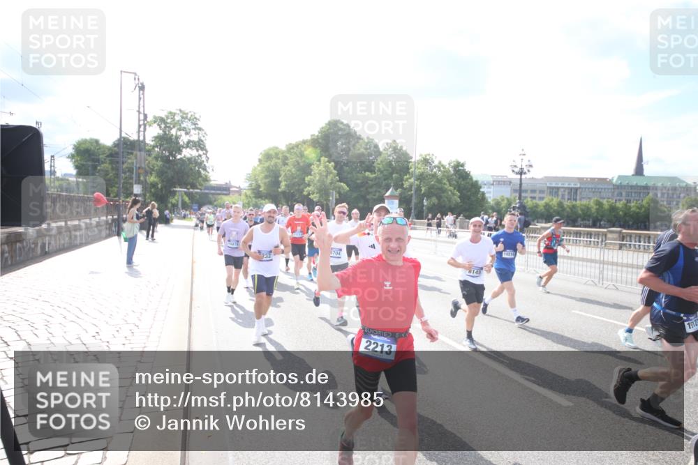 29.06.2025 - hella hamburg halbmarathon Jannik Wohlers http://msf.ph/oto/8143985 29.06.2025 09:52:37 Lombardsbrücke 1012, 1070, 1163, 1391, 1735, 1782, 2048, 2213, 2233, 2590, 2788, 2970, 3021, 3098, 3304, 3907, 3917, 3928, 4277, 4691, 4933, 4981, 4997, 5132, 5476, 5682, 6081, 6152, 6712, 6716, 7005, 7093, 7147, 7325, 7599, 8145, 8467, 8664, 8694, 8704, 8722, 8819, 9081, 9213, 9232, 9374, 9538, 9540, 10208, 10211, 10216, 10251, 10313, 10750, 11094, 11153, 11291, 11346, 11469, 11778, 12154, 12534, 12685, 12783, 12966, 13051, 13709, 13782, 14351, 14661, 14690, 14849, 15126, 15133 meine-sportfotos.de