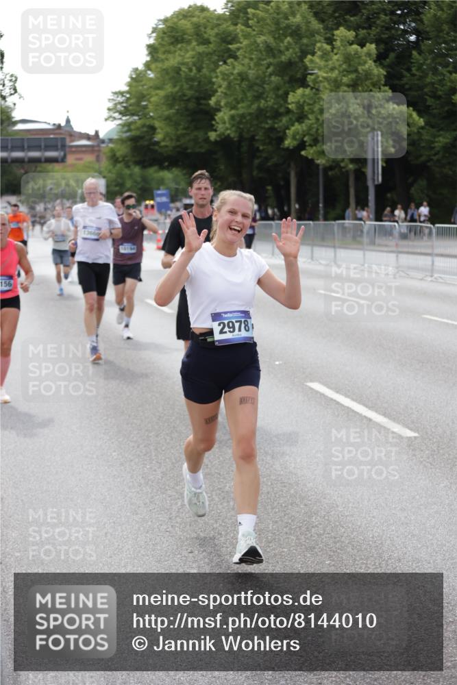 29.06.2025 - hella hamburg halbmarathon Jannik Wohlers http://msf.ph/oto/8144010 29.06.2025 10:08:50 Lombardsbrücke 1147, 1188, 1838, 2978, 4859, 5806, 5885, 6674, 7187, 9718, 10194, 10819, 11067, 11496, 12156, 12862, 13210, 13660, 14736, 17347, 18726, 18727 meine-sportfotos.de