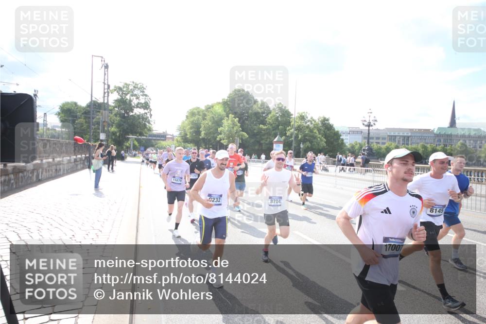 29.06.2025 - hella hamburg halbmarathon Jannik Wohlers http://msf.ph/oto/8144024 29.06.2025 09:52:38 Lombardsbrücke 1012, 1391, 1735, 1782, 2048, 2213, 2233, 2590, 2788, 2970, 3021, 3098, 3304, 3907, 3917, 3928, 4277, 4691, 4933, 4981, 4997, 5132, 5476, 5682, 6081, 6152, 6712, 6716, 7005, 7093, 7147, 7325, 7599, 8145, 8467, 8664, 8694, 8704, 8722, 8819, 9081, 9213, 9232, 9374, 9538, 9540, 9585, 10208, 10211, 10216, 10251, 10313, 10750, 11094, 11153, 11291, 11346, 11469, 11778, 12154, 12534, 12685, 12783, 12966, 13051, 13709, 13782, 14351, 14661, 14690, 15126, 15133 meine-sportfotos.de