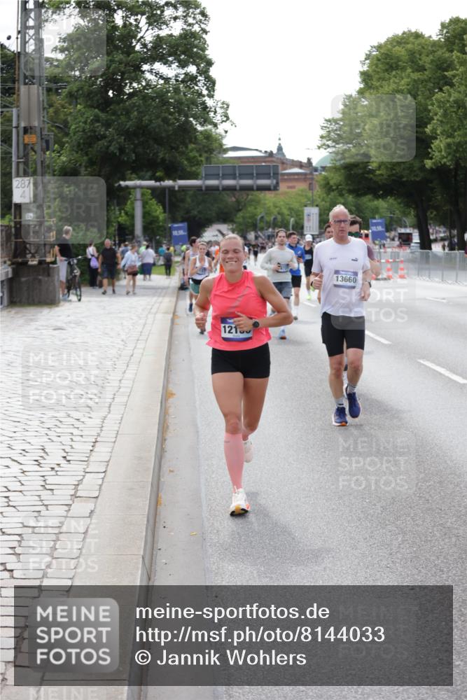 29.06.2025 - hella hamburg halbmarathon Jannik Wohlers http://msf.ph/oto/8144033 29.06.2025 10:08:50 Lombardsbrücke 1147, 1188, 1838, 2978, 4859, 5806, 5885, 6674, 7187, 9718, 10194, 10819, 11067, 11496, 12156, 12862, 13210, 13660, 14736, 17347, 18726, 18727 meine-sportfotos.de