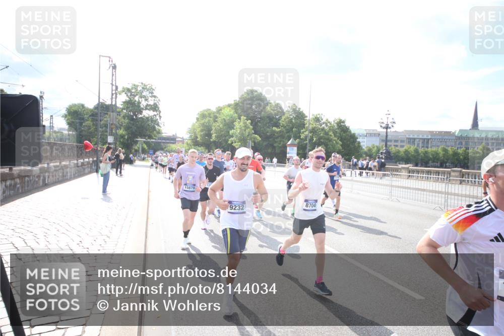 29.06.2025 - hella hamburg halbmarathon Jannik Wohlers http://msf.ph/oto/8144034 29.06.2025 09:52:38 Lombardsbrücke 1012, 1391, 1735, 1782, 2048, 2213, 2233, 2590, 2788, 2970, 3021, 3098, 3304, 3907, 3917, 3928, 4277, 4691, 4933, 4981, 4997, 5132, 5476, 5682, 6081, 6152, 6712, 6716, 7005, 7093, 7147, 7325, 7599, 8145, 8467, 8664, 8694, 8704, 8722, 8819, 9081, 9213, 9232, 9374, 9538, 9540, 9585, 10208, 10211, 10216, 10251, 10313, 10750, 11094, 11153, 11291, 11346, 11469, 11778, 12154, 12534, 12685, 12783, 12966, 13051, 13709, 13782, 14351, 14661, 14690, 15126, 15133 meine-sportfotos.de