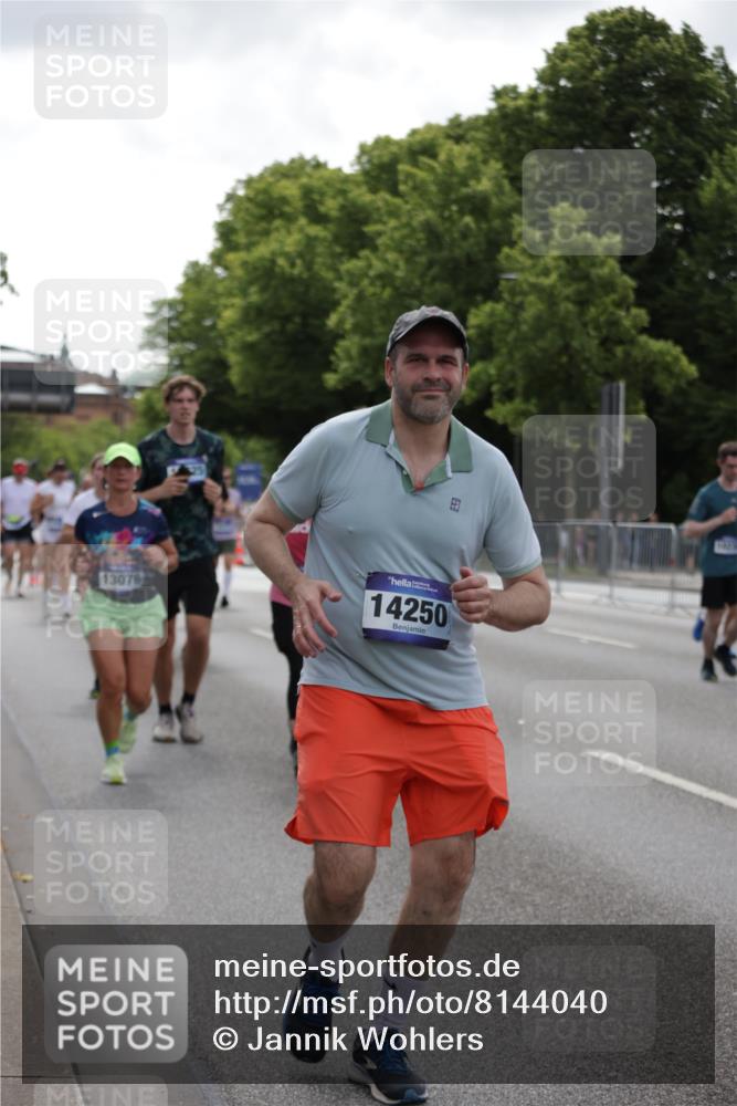 29.06.2025 - hella hamburg halbmarathon Jannik Wohlers http://msf.ph/oto/8144040 29.06.2025 10:46:06 Lombardsbrücke 1429, 1465, 1608, 1837, 2500, 2697, 3469, 4355, 4448, 4604, 6068, 6124, 6161, 7303, 7364, 7368, 7374, 7767, 8477, 8551, 8700, 9691, 10153, 10230, 12333, 12522, 13076, 13122, 13213, 13449, 13969, 14250, 14261, 14473, 15305, 15683, 15852, 16218, 16717, 16882, 16912, 17006, 17419, 17633, 17704, 17936, 18458 meine-sportfotos.de