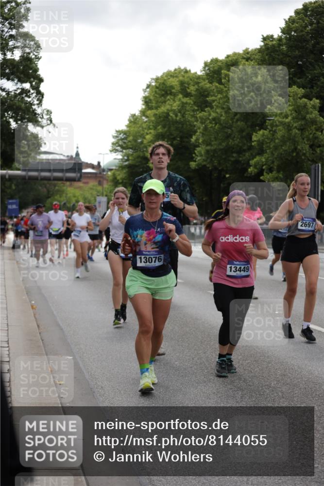 29.06.2025 - hella hamburg halbmarathon Jannik Wohlers http://msf.ph/oto/8144055 29.06.2025 10:46:07 Lombardsbrücke 1371, 1375, 1608, 1837, 2500, 2697, 3469, 3734, 4355, 4448, 4604, 6124, 6161, 7303, 7364, 7368, 7374, 7767, 8477, 8551, 8700, 9691, 10153, 10230, 12333, 12522, 13076, 13122, 13213, 13449, 13969, 14250, 14261, 14473, 15305, 15683, 15852, 16218, 16717, 16882, 16912, 16987, 17006, 17419, 17459, 17633, 17704, 17936, 18458 meine-sportfotos.de