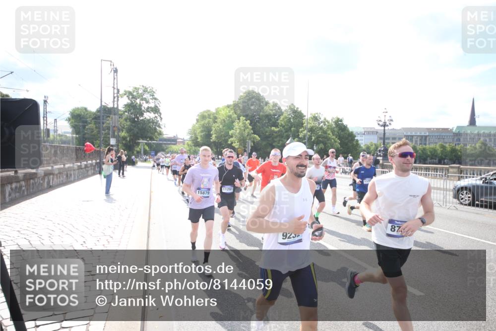29.06.2025 - hella hamburg halbmarathon Jannik Wohlers http://msf.ph/oto/8144059 29.06.2025 09:52:38 Lombardsbrücke 1012, 1391, 1735, 1782, 2048, 2213, 2233, 2590, 2788, 2970, 3021, 3098, 3304, 3907, 3917, 3928, 4277, 4691, 4933, 4981, 4997, 5132, 5476, 5682, 6081, 6152, 6712, 6716, 7005, 7093, 7147, 7325, 7599, 8145, 8467, 8664, 8694, 8704, 8722, 8819, 9081, 9213, 9232, 9374, 9538, 9540, 9585, 10208, 10211, 10216, 10251, 10313, 10750, 11094, 11153, 11291, 11346, 11469, 11778, 12154, 12534, 12685, 12783, 12966, 13051, 13709, 13782, 14351, 14661, 14690, 15126, 15133 meine-sportfotos.de