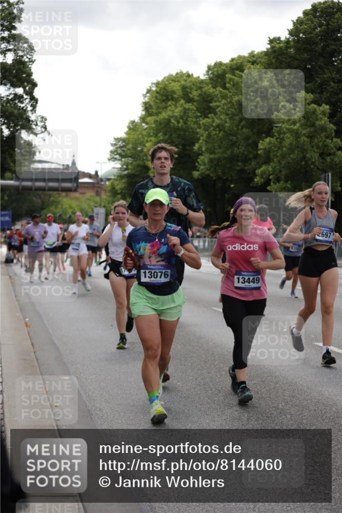 29.06.2025 - hella hamburg halbmarathon Jannik Wohlers http://msf.ph/oto/8144060 29.06.2025 10:46:07 Lombardsbrücke 1371, 1375, 1608, 1837, 2500, 2697, 3469, 3734, 4355, 4448, 4604, 6124, 6161, 7303, 7364, 7368, 7374, 7767, 8477, 8551, 8700, 9691, 10153, 10230, 12333, 12522, 13076, 13122, 13213, 13449, 13969, 14250, 14261, 14473, 15305, 15683, 15852, 16218, 16717, 16882, 16912, 16987, 17006, 17419, 17459, 17633, 17704, 17936, 18458 meine-sportfotos.de
