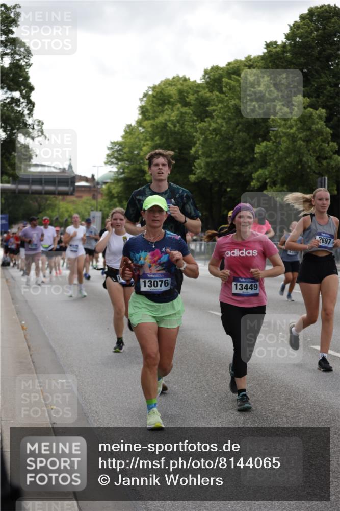 29.06.2025 - hella hamburg halbmarathon Jannik Wohlers http://msf.ph/oto/8144065 29.06.2025 10:46:07 Lombardsbrücke 1371, 1375, 1608, 1837, 2500, 2697, 3469, 3734, 4355, 4448, 4604, 6124, 6161, 7303, 7364, 7368, 7374, 7767, 8477, 8551, 8700, 9691, 10153, 10230, 12333, 12522, 13076, 13122, 13213, 13449, 13969, 14250, 14261, 14473, 15305, 15683, 15852, 16218, 16717, 16882, 16912, 16987, 17006, 17419, 17459, 17633, 17704, 17936, 18458 meine-sportfotos.de
