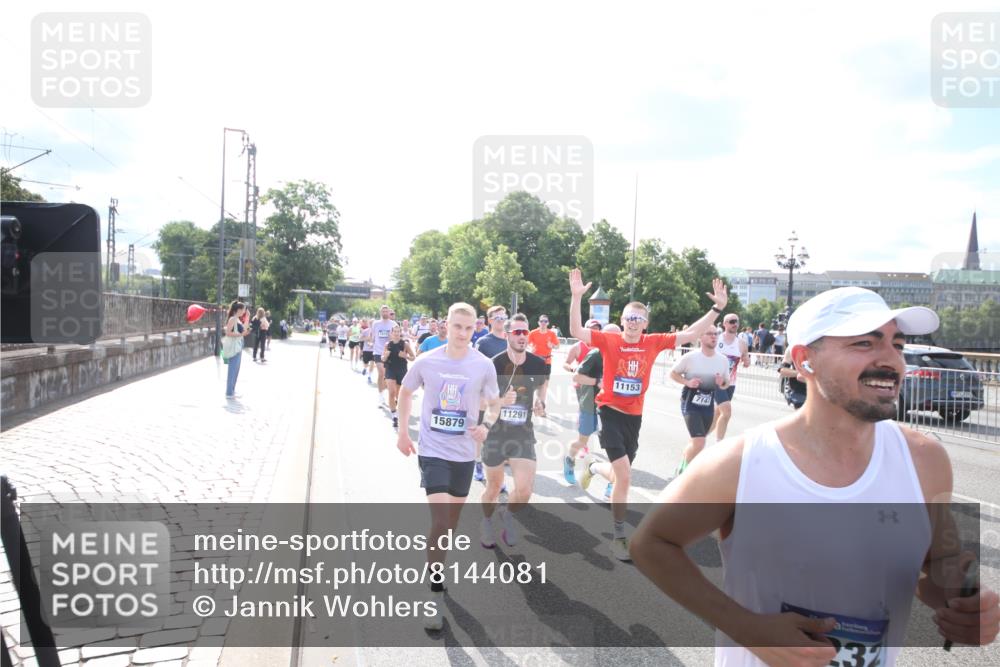 29.06.2025 - hella hamburg halbmarathon Jannik Wohlers http://msf.ph/oto/8144081 29.06.2025 09:52:38 Lombardsbrücke 1012, 1391, 1735, 1782, 2048, 2213, 2233, 2590, 2788, 2970, 3021, 3098, 3304, 3907, 3917, 3928, 4277, 4691, 4933, 4981, 4997, 5132, 5476, 5682, 6081, 6152, 6712, 6716, 7005, 7093, 7147, 7325, 7599, 8145, 8467, 8664, 8694, 8704, 8722, 8819, 9081, 9213, 9232, 9374, 9538, 9540, 9585, 10208, 10211, 10216, 10251, 10313, 10750, 11094, 11153, 11291, 11346, 11469, 11778, 12154, 12534, 12685, 12783, 12966, 13051, 13709, 13782, 14351, 14661, 14690, 15126, 15133 meine-sportfotos.de