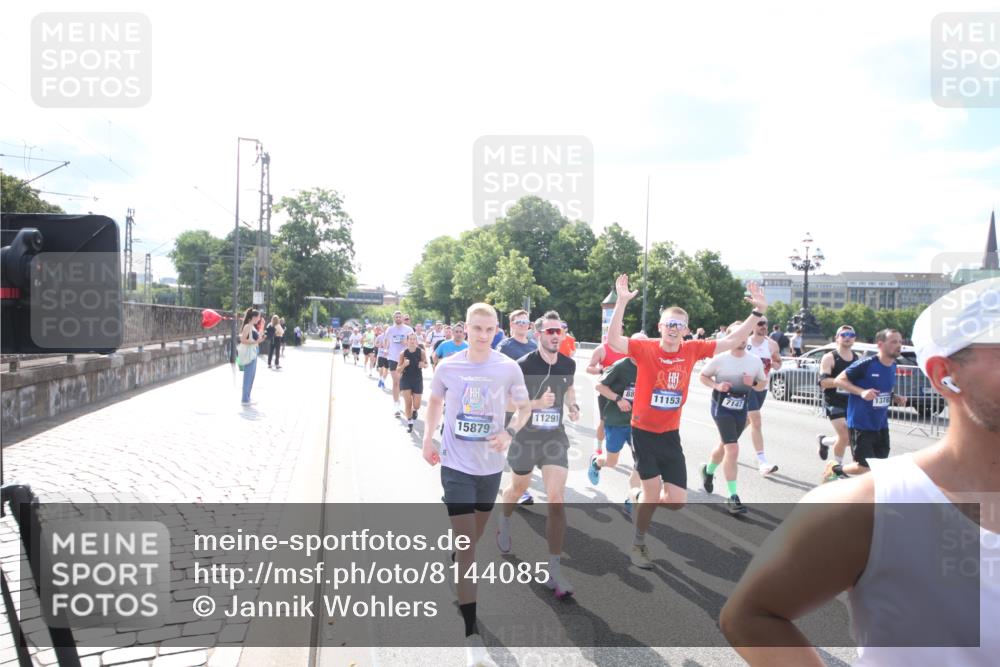29.06.2025 - hella hamburg halbmarathon Jannik Wohlers http://msf.ph/oto/8144085 29.06.2025 09:52:39 Lombardsbrücke 1012, 1391, 1735, 1782, 2048, 2213, 2233, 2234, 2590, 2788, 2970, 3021, 3098, 3304, 3907, 3917, 3928, 4981, 4997, 5132, 5476, 5682, 6081, 6152, 6712, 6716, 7005, 7093, 7147, 8063, 8145, 8467, 8664, 8694, 8704, 8722, 8819, 9081, 9232, 9374, 9538, 9540, 9585, 10208, 10211, 10216, 10313, 10750, 11094, 11153, 11291, 11346, 11469, 11778, 12154, 12534, 12685, 12783, 12966, 13015, 13051, 13709, 13782, 14351, 14661, 14690, 15126, 15133 meine-sportfotos.de