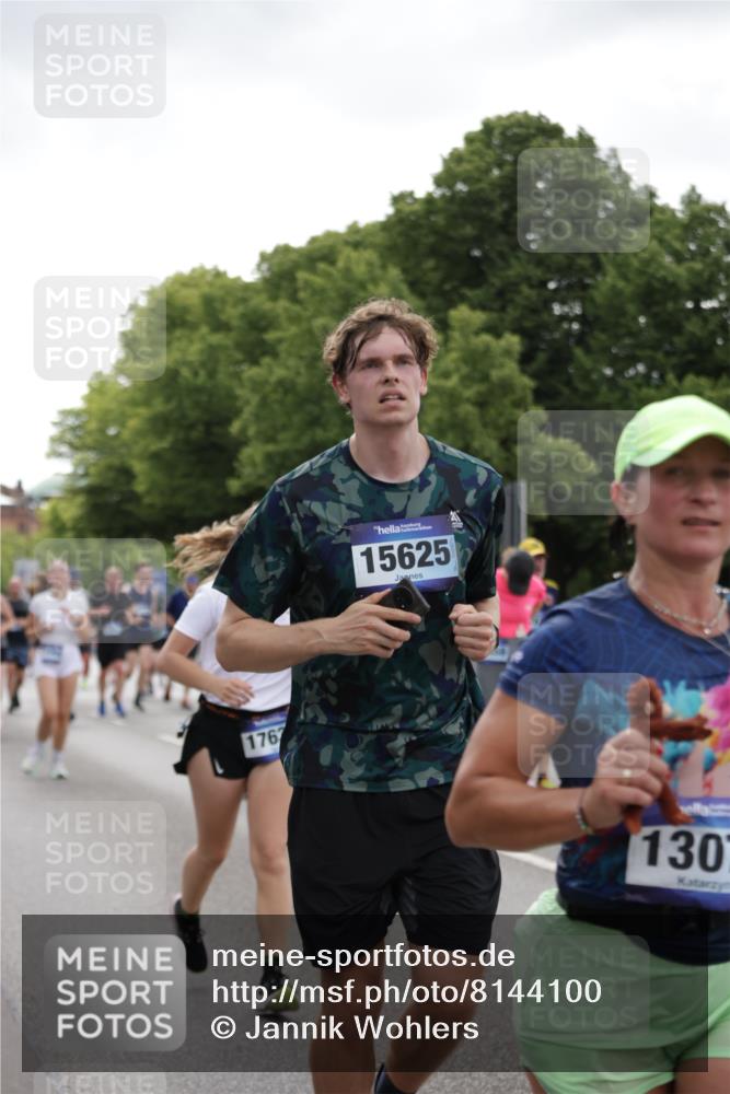 29.06.2025 - hella hamburg halbmarathon Jannik Wohlers http://msf.ph/oto/8144100 29.06.2025 10:46:09 Lombardsbrücke 1371, 1375, 1608, 1837, 2500, 2697, 3469, 3734, 4202, 4296, 4355, 4448, 4604, 6124, 6161, 7303, 7767, 8477, 8551, 8700, 9691, 10153, 10230, 13076, 13213, 13449, 13969, 14250, 14261, 14473, 15305, 15683, 15852, 16218, 16717, 16882, 16912, 16987, 17006, 17419, 17459, 17633, 17704, 17936, 18458 meine-sportfotos.de