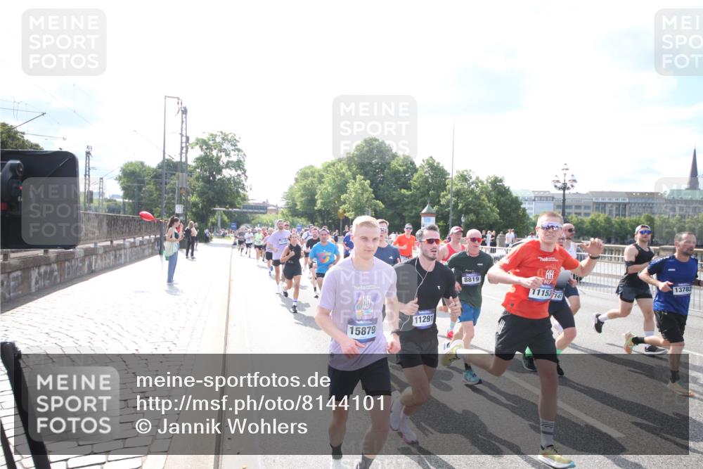 29.06.2025 - hella hamburg halbmarathon Jannik Wohlers http://msf.ph/oto/8144101 29.06.2025 09:52:39 Lombardsbrücke 1012, 1391, 1735, 1782, 2048, 2213, 2233, 2234, 2590, 2788, 2970, 3021, 3098, 3304, 3907, 3917, 3928, 4981, 4997, 5132, 5476, 5682, 6081, 6152, 6712, 6716, 7005, 7093, 7147, 8063, 8145, 8467, 8664, 8694, 8704, 8722, 8819, 9081, 9232, 9374, 9538, 9540, 9585, 10208, 10211, 10216, 10313, 10750, 11094, 11153, 11291, 11346, 11469, 11778, 12154, 12534, 12685, 12783, 12966, 13015, 13051, 13709, 13782, 14351, 14661, 14690, 15126, 15133 meine-sportfotos.de