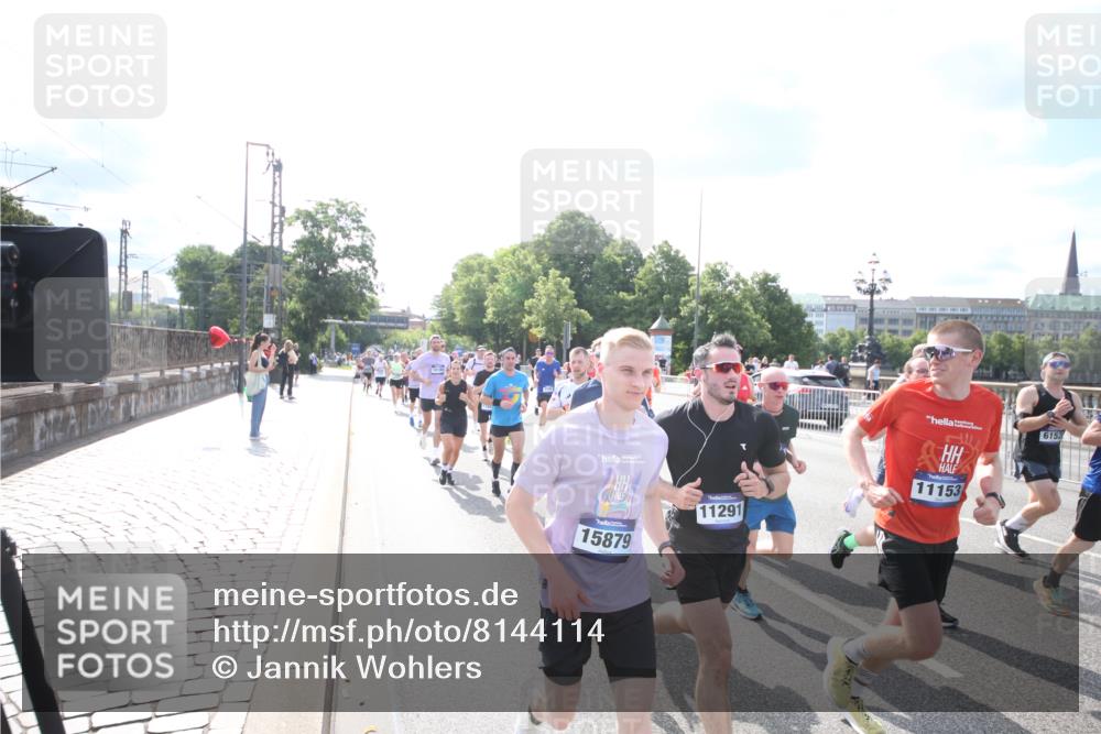 29.06.2025 - hella hamburg halbmarathon Jannik Wohlers http://msf.ph/oto/8144114 29.06.2025 09:52:39 Lombardsbrücke 1012, 1391, 1735, 1782, 2048, 2213, 2233, 2234, 2590, 2788, 2970, 3021, 3098, 3304, 3907, 3917, 3928, 4981, 4997, 5132, 5476, 5682, 6081, 6152, 6712, 6716, 7005, 7093, 7147, 8063, 8145, 8467, 8664, 8694, 8704, 8722, 8819, 9081, 9232, 9374, 9538, 9540, 9585, 10208, 10211, 10216, 10313, 10750, 11094, 11153, 11291, 11346, 11469, 11778, 12154, 12534, 12685, 12783, 12966, 13015, 13051, 13709, 13782, 14351, 14661, 14690, 15126, 15133 meine-sportfotos.de