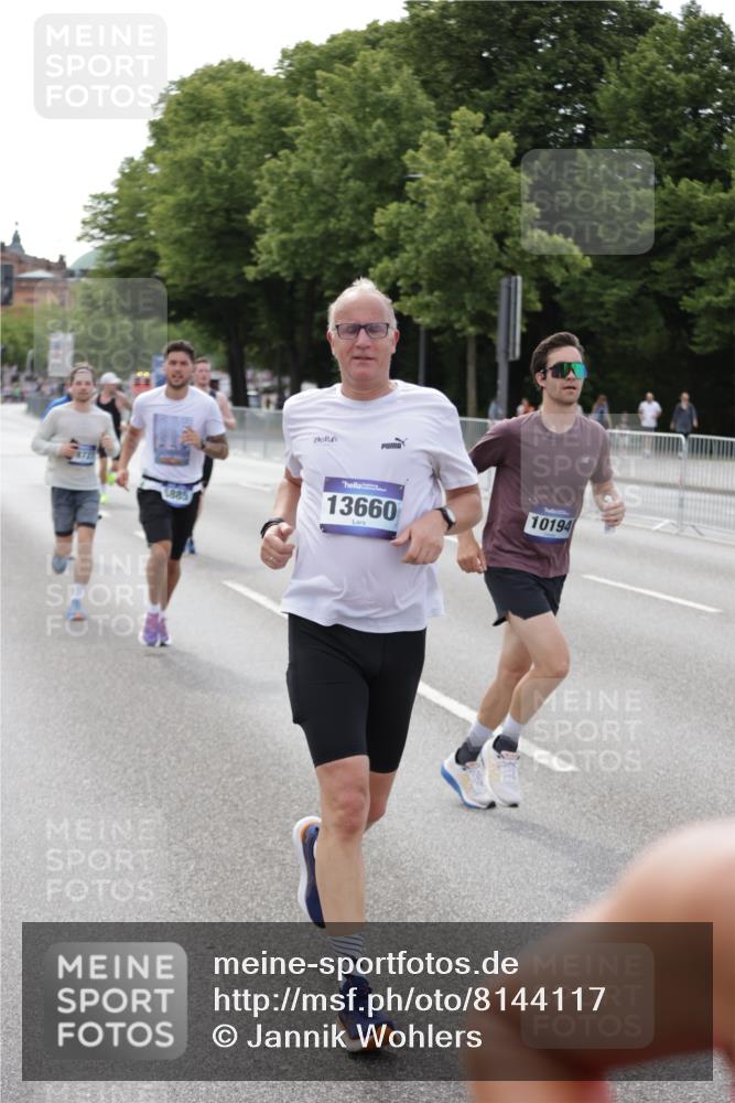 29.06.2025 - hella hamburg halbmarathon Jannik Wohlers http://msf.ph/oto/8144117 29.06.2025 10:08:53 Lombardsbrücke 1147, 1188, 1838, 2978, 4859, 5806, 5885, 6674, 7187, 9718, 10194, 10819, 11067, 11496, 12156, 12862, 13210, 13660, 14736, 17347, 18726, 18727, 19166 meine-sportfotos.de