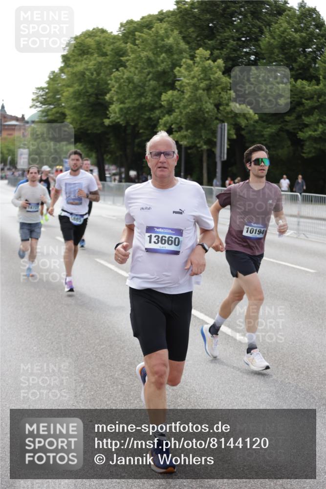 29.06.2025 - hella hamburg halbmarathon Jannik Wohlers http://msf.ph/oto/8144120 29.06.2025 10:08:53 Lombardsbrücke 1147, 1188, 1838, 2978, 4859, 5806, 5885, 6674, 7187, 9718, 10194, 10819, 11067, 11496, 12156, 12862, 13210, 13660, 14736, 17347, 18726, 18727, 19166 meine-sportfotos.de