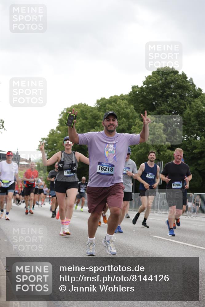 29.06.2025 - hella hamburg halbmarathon Jannik Wohlers http://msf.ph/oto/8144126 29.06.2025 10:46:15 Lombardsbrücke 1371, 1375, 1608, 1837, 1999, 2162, 2697, 3277, 3406, 3407, 3469, 3734, 4202, 4296, 4342, 4355, 4604, 5700, 6124, 6161, 6740, 7303, 7412, 7767, 7827, 8477, 8551, 9243, 9691, 10230, 10591, 13076, 13449, 13969, 14011, 14261, 14473, 15305, 15852, 16218, 16882, 16987, 17419, 17459, 17633, 18458, 18881, 18924 meine-sportfotos.de