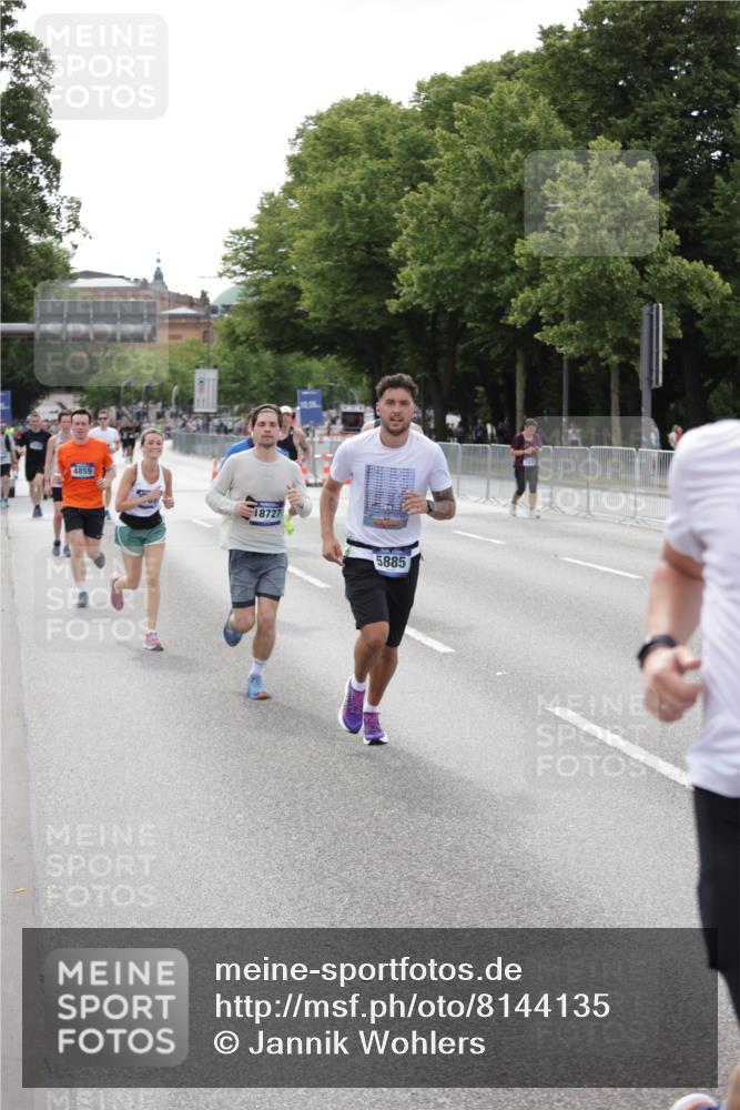 29.06.2025 - hella hamburg halbmarathon Jannik Wohlers http://msf.ph/oto/8144135 29.06.2025 10:08:53 Lombardsbrücke 1147, 1188, 1838, 2978, 4859, 5806, 5885, 6674, 7187, 9718, 10194, 10819, 11067, 11496, 12156, 12862, 13210, 13660, 14736, 17347, 18726, 18727, 19166 meine-sportfotos.de