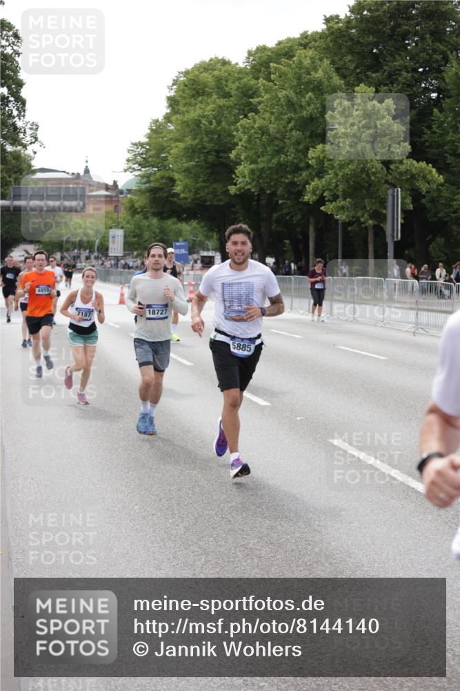 29.06.2025 - hella hamburg halbmarathon Jannik Wohlers http://msf.ph/oto/8144140 29.06.2025 10:08:54 Lombardsbrücke 1147, 1188, 1838, 2978, 4859, 5806, 5885, 6674, 7187, 9718, 10194, 10819, 11067, 11496, 12156, 12862, 13210, 13660, 14736, 15697, 17347, 18726, 18727, 19166 meine-sportfotos.de