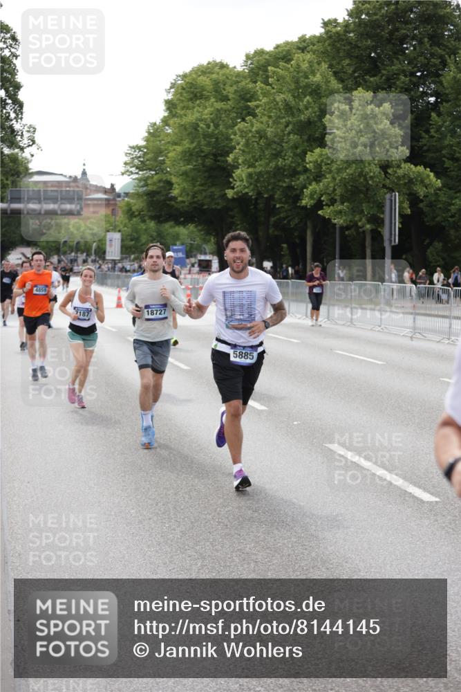 29.06.2025 - hella hamburg halbmarathon Jannik Wohlers http://msf.ph/oto/8144145 29.06.2025 10:08:54 Lombardsbrücke 1147, 1188, 1838, 2978, 4859, 5806, 5885, 6674, 7187, 9718, 10194, 10819, 11067, 11496, 12156, 12862, 13210, 13660, 14736, 15697, 17347, 18726, 18727, 19166 meine-sportfotos.de