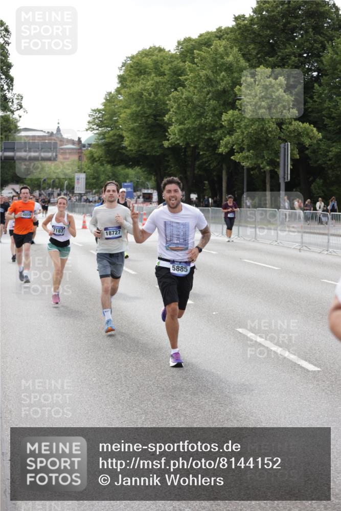 29.06.2025 - hella hamburg halbmarathon Jannik Wohlers http://msf.ph/oto/8144152 29.06.2025 10:08:54 Lombardsbrücke 1147, 1188, 1838, 2978, 4859, 5806, 5885, 6674, 7187, 9718, 10194, 10819, 11067, 11496, 12156, 12862, 13210, 13660, 14736, 15697, 17347, 18726, 18727, 19166 meine-sportfotos.de