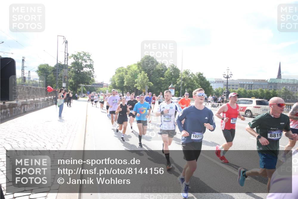 29.06.2025 - hella hamburg halbmarathon Jannik Wohlers http://msf.ph/oto/8144156 29.06.2025 09:52:40 Lombardsbrücke 1012, 1391, 1735, 2048, 2213, 2234, 2590, 2788, 2970, 3021, 3098, 3304, 3907, 3917, 3928, 4981, 4997, 5132, 5476, 5682, 6081, 6152, 6712, 6716, 7005, 7093, 7147, 8063, 8145, 8467, 8664, 8694, 8704, 8722, 8819, 9081, 9232, 9374, 9538, 9540, 9585, 10208, 10211, 10216, 10313, 11094, 11153, 11291, 11346, 11469, 11778, 12154, 12534, 12685, 12783, 12966, 13015, 13051, 13709, 13782, 14351, 14661, 14690, 15126, 15133, 15651 meine-sportfotos.de