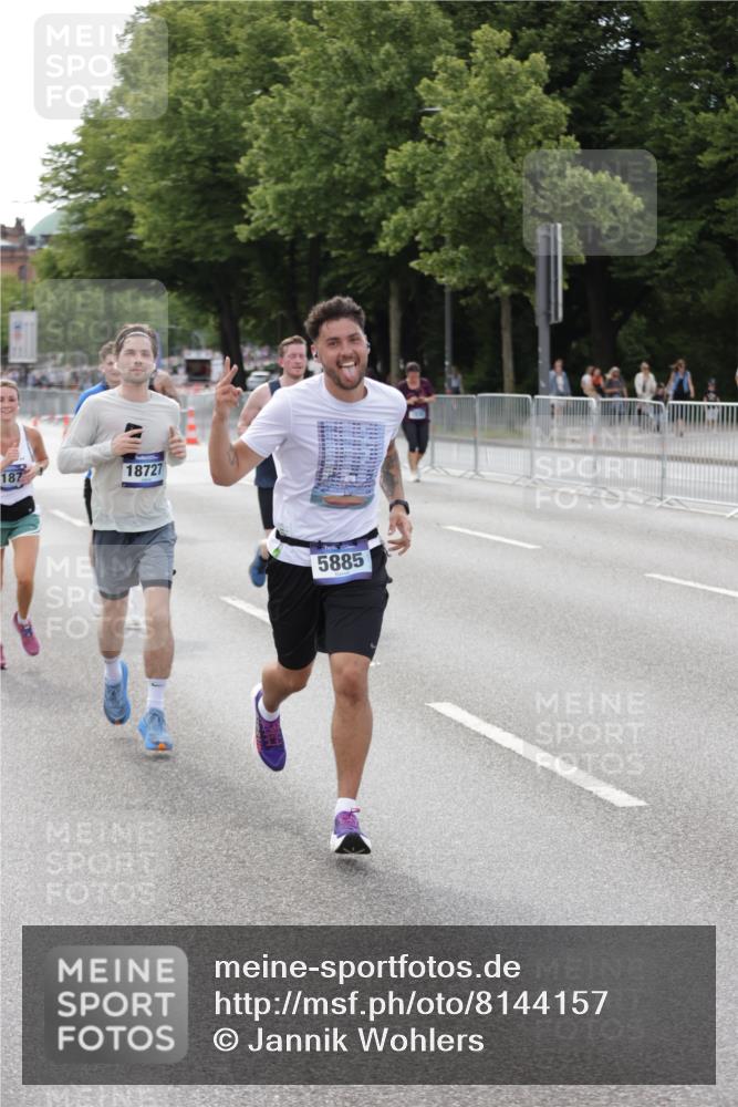 29.06.2025 - hella hamburg halbmarathon Jannik Wohlers http://msf.ph/oto/8144157 29.06.2025 10:08:54 Lombardsbrücke 1147, 1188, 1838, 2978, 4859, 5806, 5885, 6674, 7187, 9718, 10194, 10819, 11067, 11496, 12156, 12862, 13210, 13660, 14736, 15697, 17347, 18726, 18727, 19166 meine-sportfotos.de