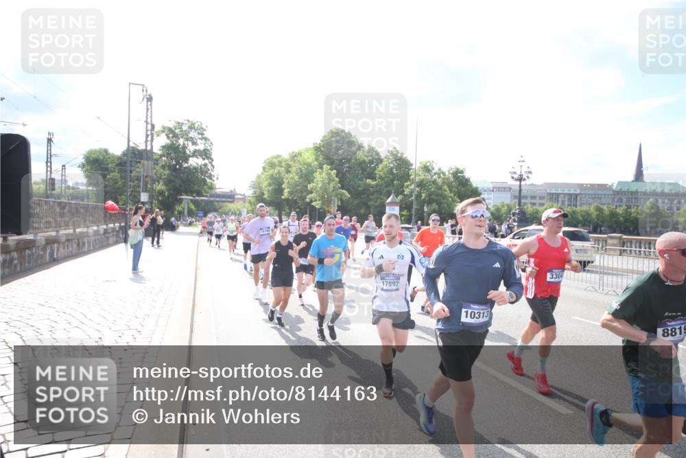 29.06.2025 - hella hamburg halbmarathon Jannik Wohlers http://msf.ph/oto/8144163 29.06.2025 09:52:40 Lombardsbrücke 1012, 1391, 1735, 2048, 2213, 2234, 2590, 2788, 2970, 3021, 3098, 3304, 3907, 3917, 3928, 4981, 4997, 5132, 5476, 5682, 6081, 6152, 6712, 6716, 7005, 7093, 7147, 8063, 8145, 8467, 8664, 8694, 8704, 8722, 8819, 9081, 9232, 9374, 9538, 9540, 9585, 10208, 10211, 10216, 10313, 11094, 11153, 11291, 11346, 11469, 11778, 12154, 12534, 12685, 12783, 12966, 13015, 13051, 13709, 13782, 14351, 14661, 14690, 15126, 15133, 15651 meine-sportfotos.de