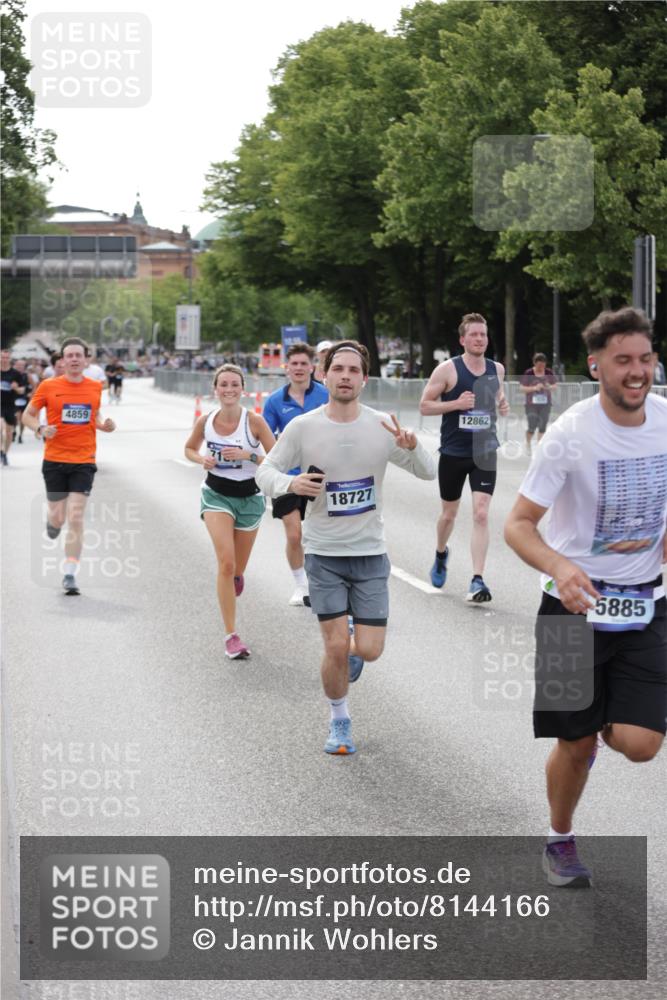 29.06.2025 - hella hamburg halbmarathon Jannik Wohlers http://msf.ph/oto/8144166 29.06.2025 10:08:55 Lombardsbrücke 1147, 1188, 1838, 2978, 4859, 5806, 5885, 6674, 7187, 9718, 10194, 10819, 11067, 11496, 12156, 12862, 13210, 13660, 14736, 15697, 17347, 18726, 18727, 19166 meine-sportfotos.de
