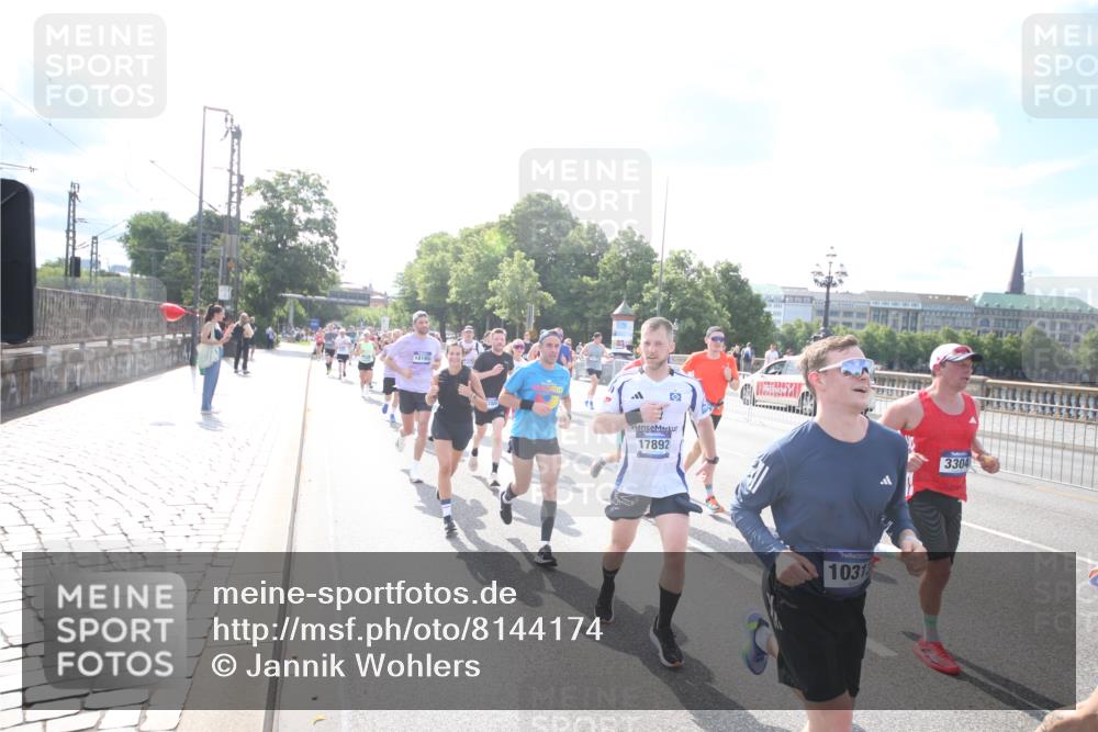 29.06.2025 - hella hamburg halbmarathon Jannik Wohlers http://msf.ph/oto/8144174 29.06.2025 09:52:40 Lombardsbrücke 1012, 1391, 1735, 2048, 2213, 2234, 2590, 2788, 2970, 3021, 3098, 3304, 3907, 3917, 3928, 4981, 4997, 5132, 5476, 5682, 6081, 6152, 6712, 6716, 7005, 7093, 7147, 8063, 8145, 8467, 8664, 8694, 8704, 8722, 8819, 9081, 9232, 9374, 9538, 9540, 9585, 10208, 10211, 10216, 10313, 11094, 11153, 11291, 11346, 11469, 11778, 12154, 12534, 12685, 12783, 12966, 13015, 13051, 13709, 13782, 14351, 14661, 14690, 15126, 15133, 15651 meine-sportfotos.de