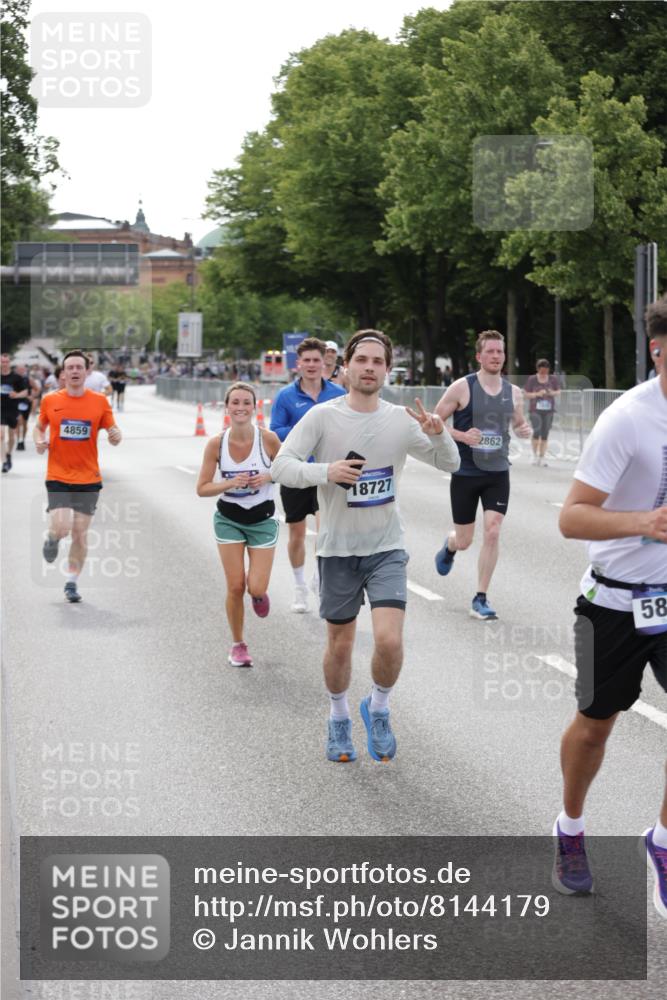 29.06.2025 - hella hamburg halbmarathon Jannik Wohlers http://msf.ph/oto/8144179 29.06.2025 10:08:55 Lombardsbrücke 1147, 1188, 1838, 2978, 4859, 5806, 5885, 6674, 7187, 9718, 10194, 10819, 11067, 11496, 12156, 12862, 13210, 13660, 14736, 15697, 17347, 18726, 18727, 19166 meine-sportfotos.de