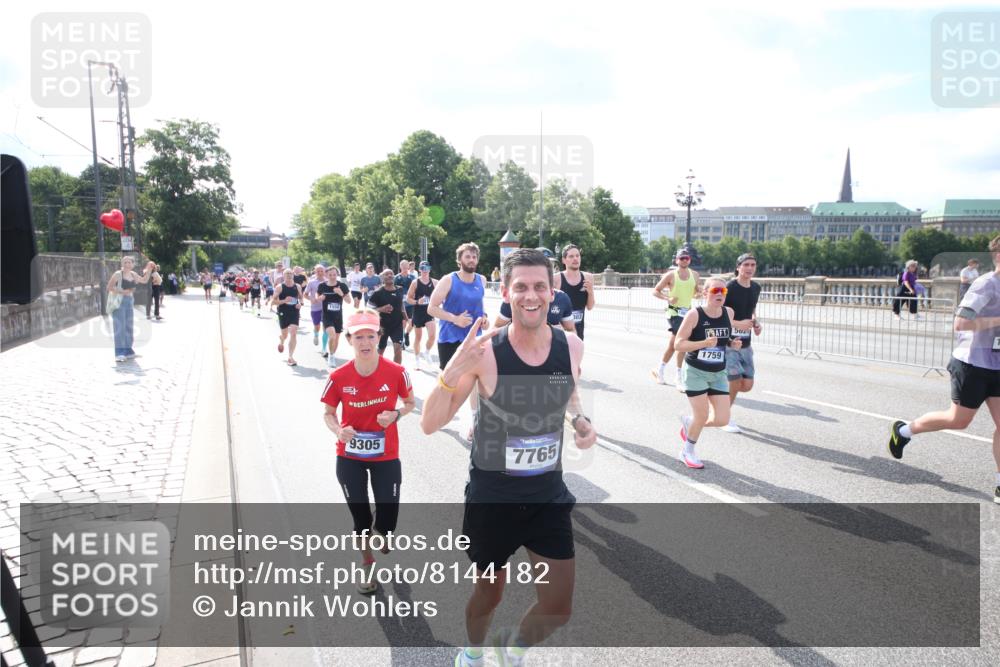 29.06.2025 - hella hamburg halbmarathon Jannik Wohlers http://msf.ph/oto/8144182 29.06.2025 09:52:54 Lombardsbrücke 1012, 1391, 1466, 1558, 1735, 1750, 1759, 2234, 2590, 2623, 4091, 4553, 4997, 5022, 5132, 5623, 5624, 5692, 6081, 6203, 6375, 6460, 6712, 7204, 7322, 7450, 7765, 8063, 8664, 8694, 9126, 9303, 9305, 9534, 9544, 9585, 9794, 10246, 10789, 11094, 11283, 11648, 11858, 12035, 12154, 12643, 12685, 12966, 13015, 13051, 13303, 13450, 13690, 14275, 14351, 14794, 15629, 15651, 15803, 15900, 16105, 16333, 16617, 16685, 16725, 17729 meine-sportfotos.de