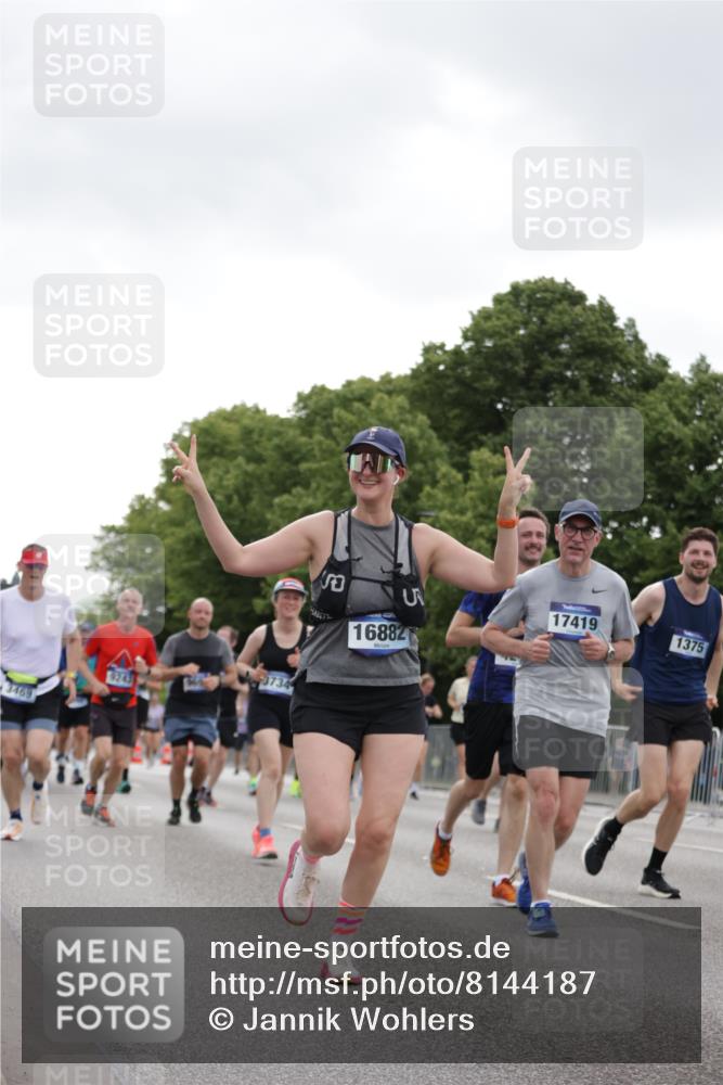 29.06.2025 - hella hamburg halbmarathon Jannik Wohlers http://msf.ph/oto/8144187 29.06.2025 10:46:17 Lombardsbrücke 1371, 1375, 1999, 2162, 2320, 2697, 3277, 3406, 3407, 3469, 3734, 4202, 4296, 4342, 4355, 4604, 5700, 6124, 6161, 6740, 7412, 7767, 7827, 8477, 8551, 8553, 9092, 9243, 9691, 10230, 10591, 12140, 13195, 13757, 13969, 14011, 14181, 14261, 15305, 15852, 16218, 16882, 16987, 17419, 17459, 17633, 18458, 18881, 18924 meine-sportfotos.de