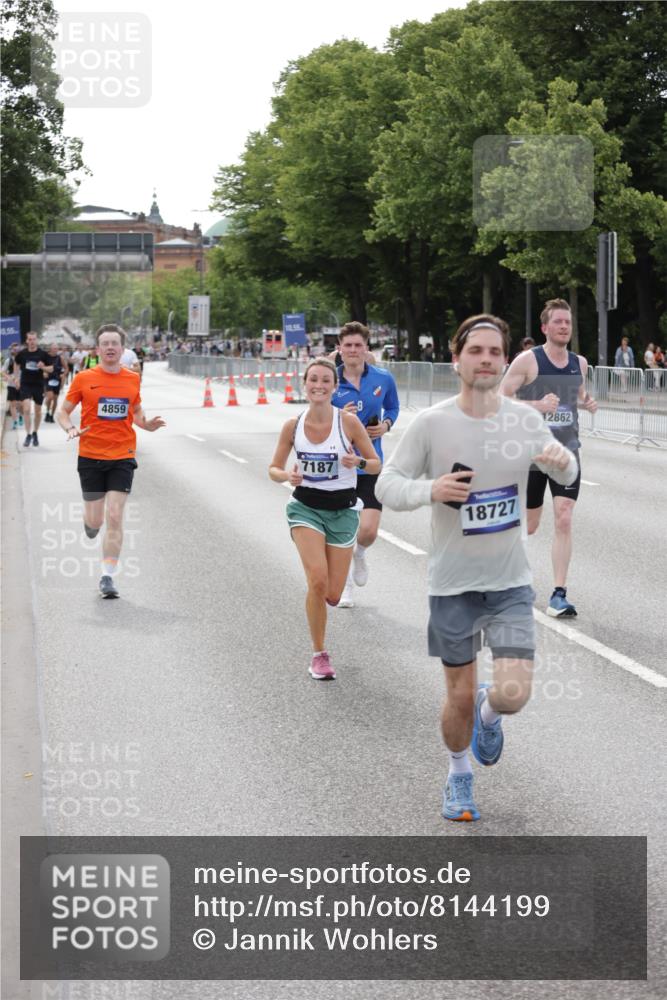 29.06.2025 - hella hamburg halbmarathon Jannik Wohlers http://msf.ph/oto/8144199 29.06.2025 10:08:55 Lombardsbrücke 1147, 1188, 1838, 2978, 4859, 5806, 5885, 6674, 7187, 9718, 10194, 10819, 11067, 11496, 12156, 12862, 13210, 13660, 14736, 15697, 17347, 18726, 18727, 19166 meine-sportfotos.de