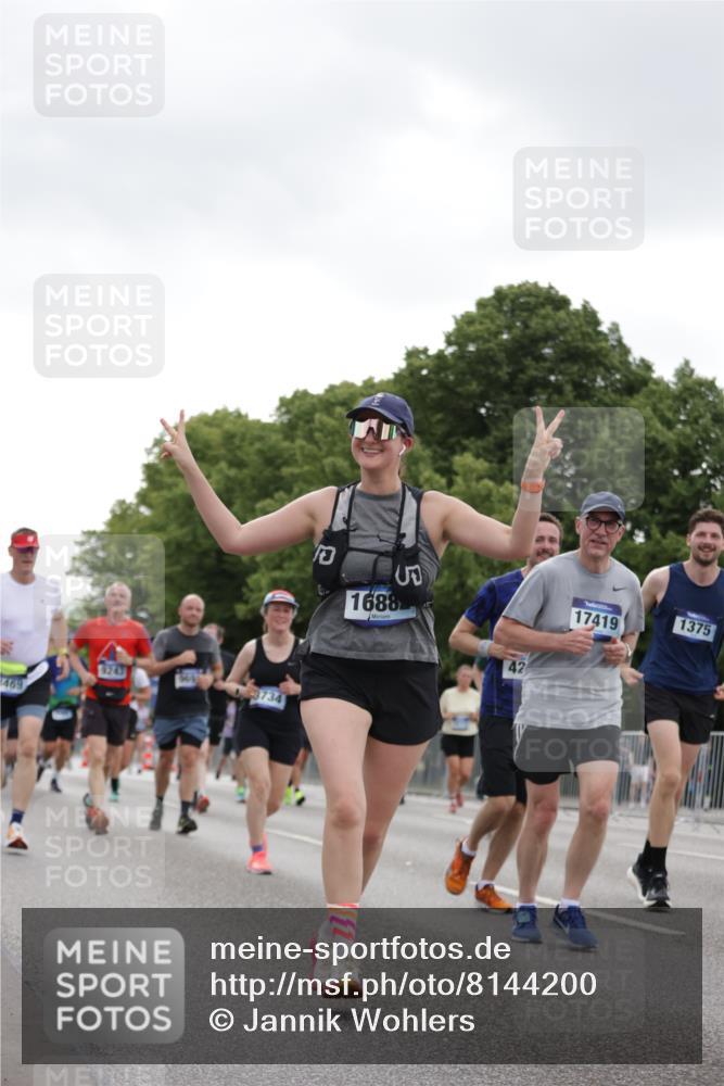 29.06.2025 - hella hamburg halbmarathon Jannik Wohlers http://msf.ph/oto/8144200 29.06.2025 10:46:17 Lombardsbrücke 1371, 1375, 1999, 2162, 2320, 2697, 3277, 3406, 3407, 3469, 3734, 4202, 4296, 4342, 4355, 4604, 5700, 6124, 6161, 6740, 7412, 7767, 7827, 8477, 8551, 8553, 9092, 9243, 9691, 10230, 10591, 12140, 13195, 13757, 13969, 14011, 14181, 14261, 15305, 15852, 16218, 16882, 16987, 17419, 17459, 17633, 18458, 18881, 18924 meine-sportfotos.de