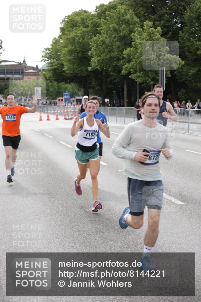 29.06.2025 - hella hamburg halbmarathon Jannik Wohlers http://msf.ph/oto/8144221 29.06.2025 10:08:56 Lombardsbrücke 1188, 1838, 2978, 4859, 5806, 5885, 6674, 7187, 9718, 9988, 10194, 10819, 11067, 12156, 12862, 13210, 13660, 14736, 15697, 16688, 17347, 18726, 18727, 19166 meine-sportfotos.de