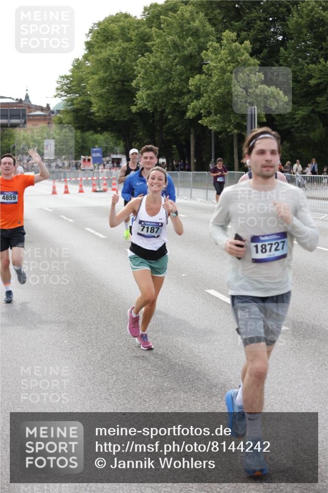 29.06.2025 - hella hamburg halbmarathon Jannik Wohlers http://msf.ph/oto/8144242 29.06.2025 10:08:56 Lombardsbrücke 1188, 1838, 2978, 4859, 5806, 5885, 6674, 7187, 9718, 9988, 10194, 10819, 11067, 12156, 12862, 13210, 13660, 14736, 15697, 16688, 17347, 18726, 18727, 19166 meine-sportfotos.de