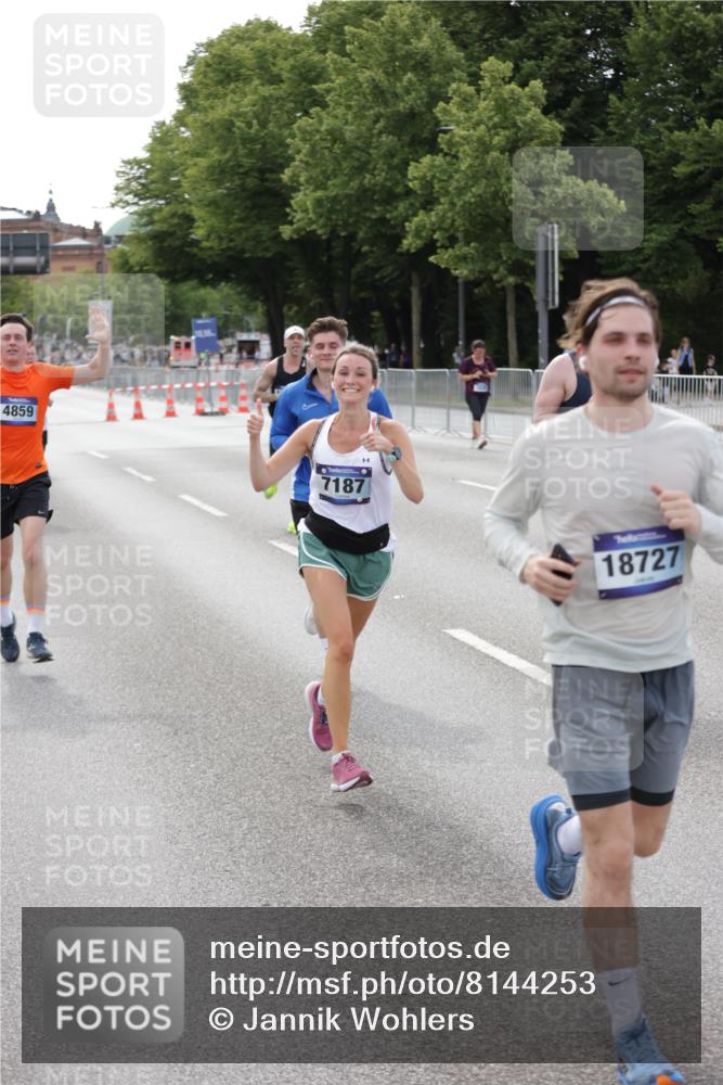 29.06.2025 - hella hamburg halbmarathon Jannik Wohlers http://msf.ph/oto/8144253 29.06.2025 10:08:56 Lombardsbrücke 1188, 1838, 2978, 4859, 5806, 5885, 6674, 7187, 9718, 9988, 10194, 10819, 11067, 12156, 12862, 13210, 13660, 14736, 15697, 16688, 17347, 18726, 18727, 19166 meine-sportfotos.de