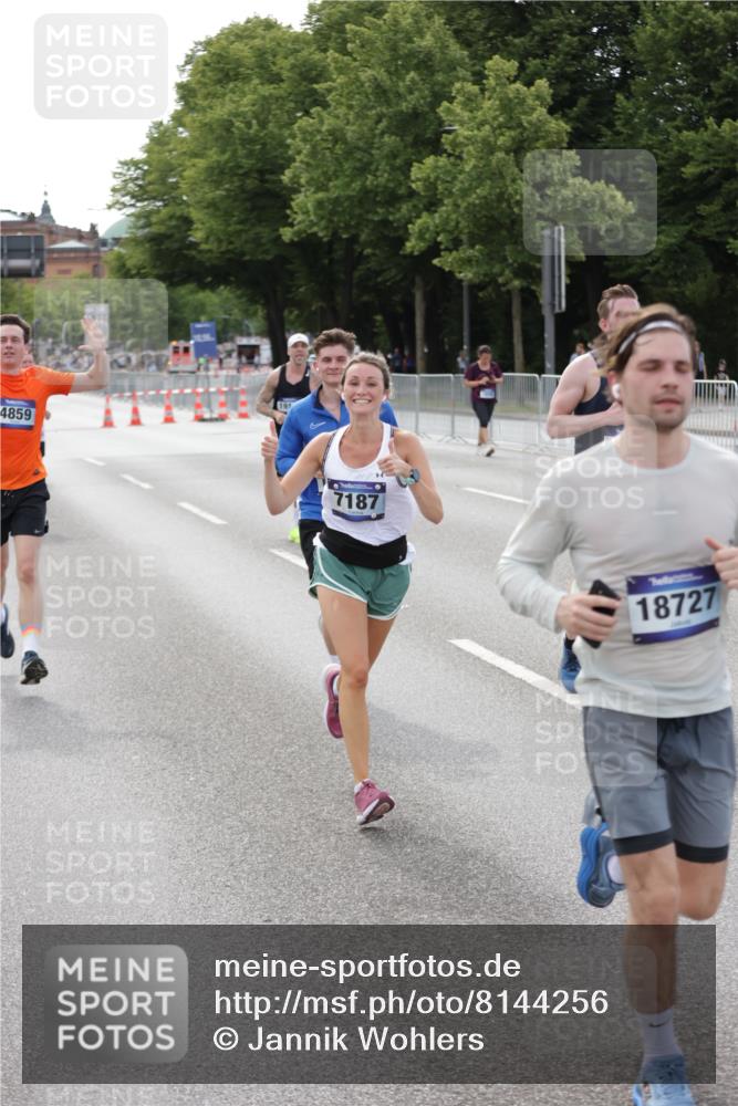 29.06.2025 - hella hamburg halbmarathon Jannik Wohlers http://msf.ph/oto/8144256 29.06.2025 10:08:56 Lombardsbrücke 1188, 1838, 2978, 4859, 5806, 5885, 6674, 7187, 9718, 9988, 10194, 10819, 11067, 12156, 12862, 13210, 13660, 14736, 15697, 16688, 17347, 18726, 18727, 19166 meine-sportfotos.de