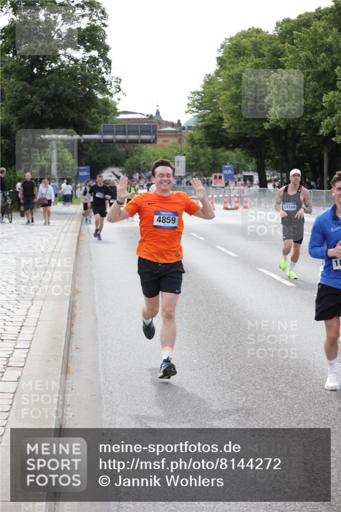 29.06.2025 - hella hamburg halbmarathon Jannik Wohlers http://msf.ph/oto/8144272 29.06.2025 10:08:57 Lombardsbrücke 1188, 1838, 2978, 4859, 5806, 5885, 6674, 7187, 9718, 9988, 10194, 10819, 11067, 12156, 12862, 13210, 13660, 14736, 15697, 16688, 18726, 18727, 19166 meine-sportfotos.de