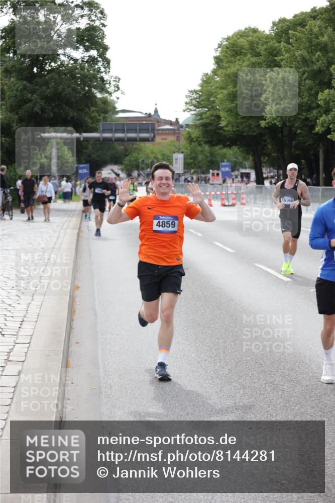 29.06.2025 - hella hamburg halbmarathon Jannik Wohlers http://msf.ph/oto/8144281 29.06.2025 10:08:57 Lombardsbrücke 1188, 1838, 2978, 4859, 5806, 5885, 6674, 7187, 9718, 9988, 10194, 10819, 11067, 12156, 12862, 13210, 13660, 14736, 15697, 16688, 18726, 18727, 19166 meine-sportfotos.de