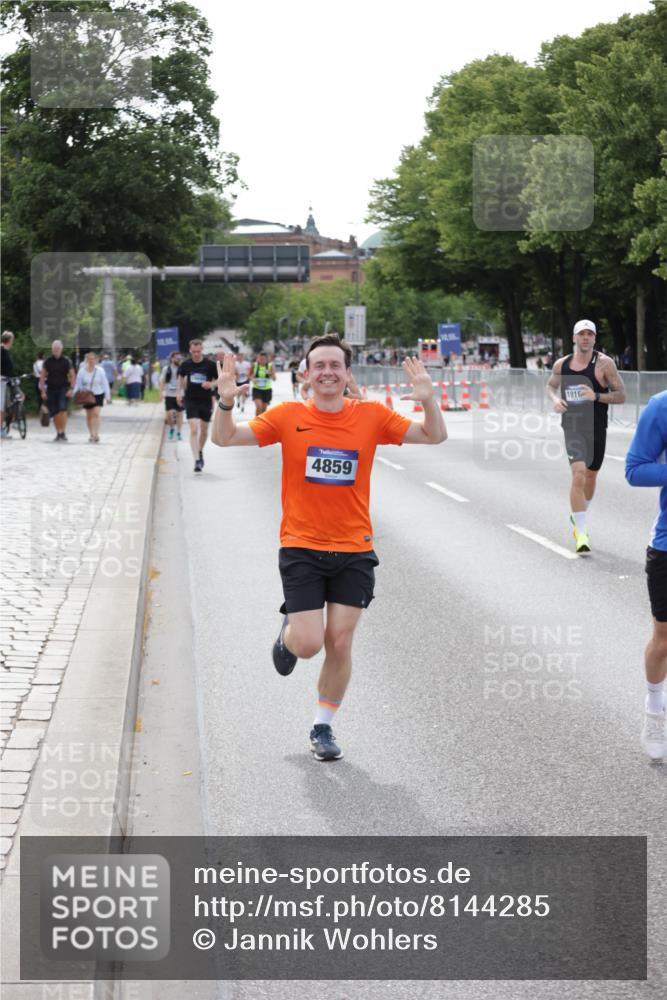 29.06.2025 - hella hamburg halbmarathon Jannik Wohlers http://msf.ph/oto/8144285 29.06.2025 10:08:57 Lombardsbrücke 1188, 1838, 2978, 4859, 5806, 5885, 6674, 7187, 9718, 9988, 10194, 10819, 11067, 12156, 12862, 13210, 13660, 14736, 15697, 16688, 18726, 18727, 19166 meine-sportfotos.de