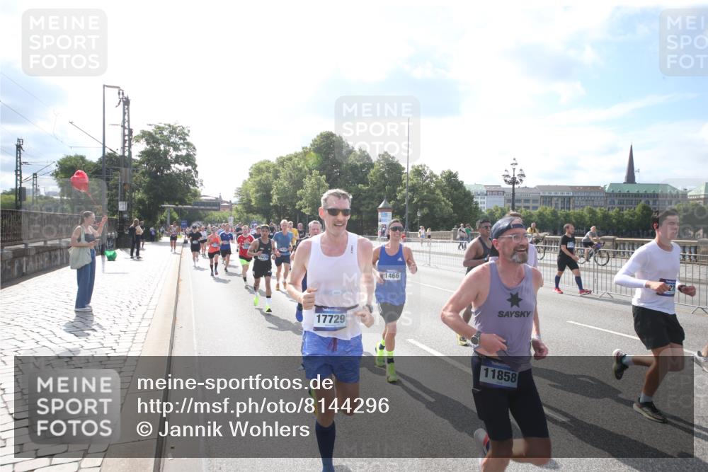 29.06.2025 - hella hamburg halbmarathon Jannik Wohlers http://msf.ph/oto/8144296 29.06.2025 09:52:59 Lombardsbrücke 1466, 1558, 1750, 1759, 2234, 2365, 2402, 2623, 3146, 4091, 4310, 4553, 5022, 5460, 5623, 5624, 5692, 6203, 6282, 6375, 6460, 7204, 7322, 7450, 7765, 8063, 9126, 9200, 9303, 9305, 9534, 9544, 9585, 9794, 10246, 10789, 11283, 11648, 11858, 12035, 12643, 13009, 13015, 13303, 13450, 13690, 14034, 14200, 14275, 14464, 14794, 15519, 15629, 15651, 15803, 15900, 16105, 16286, 16333, 16617, 16685, 16725, 17718, 17729 meine-sportfotos.de