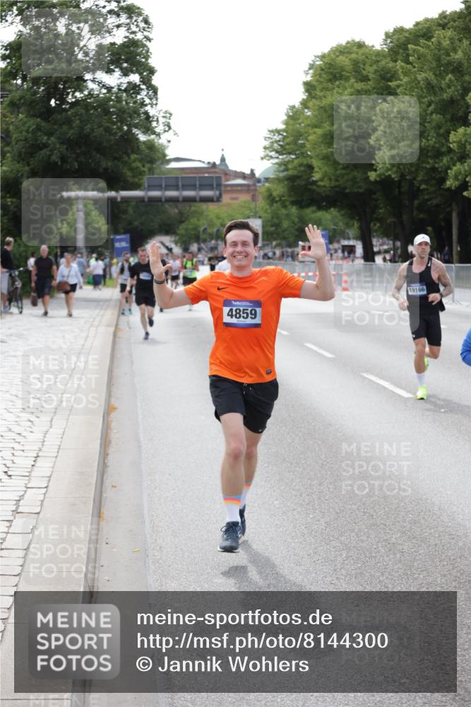 29.06.2025 - hella hamburg halbmarathon Jannik Wohlers http://msf.ph/oto/8144300 29.06.2025 10:08:57 Lombardsbrücke 1188, 1838, 2978, 4859, 5806, 5885, 6674, 7187, 9718, 9988, 10194, 10819, 11067, 12156, 12862, 13210, 13660, 14736, 15697, 16688, 18726, 18727, 19166 meine-sportfotos.de