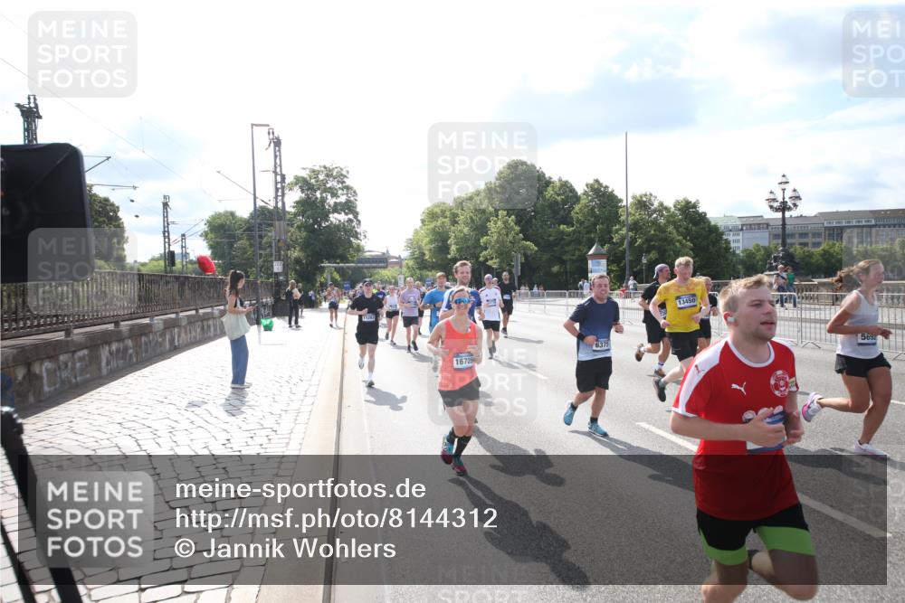 29.06.2025 - hella hamburg halbmarathon Jannik Wohlers http://msf.ph/oto/8144312 29.06.2025 09:53:02 Lombardsbrücke 1466, 1558, 1750, 1759, 2365, 2402, 2623, 3146, 3414, 4091, 4310, 4553, 5022, 5460, 5623, 5624, 5692, 6071, 6203, 6282, 6375, 6460, 6903, 7204, 7322, 7450, 7765, 9126, 9200, 9303, 9305, 9534, 9544, 9794, 9965, 10246, 10789, 11283, 11648, 11858, 12035, 12643, 13009, 13303, 13450, 13690, 14034, 14200, 14275, 14464, 14794, 15519, 15629, 15803, 15900, 16105, 16286, 16333, 16617, 16685, 16725, 17384, 17718, 17729, 17748, 17960, 18678 meine-sportfotos.de